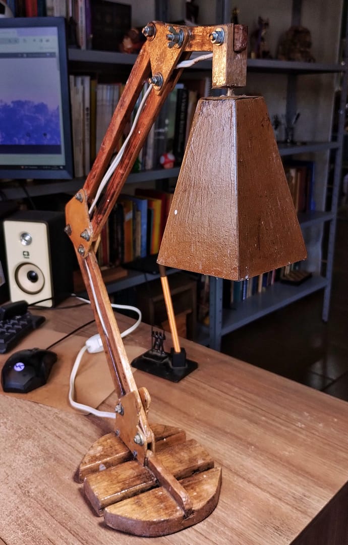 Luminária de mesa artesanal - Imagem 2