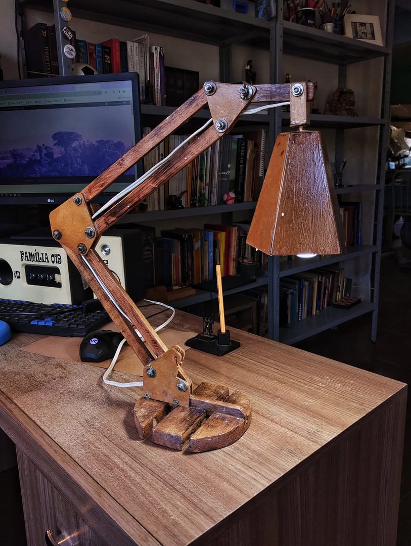 Luminária de mesa artesanal - Imagem 4
